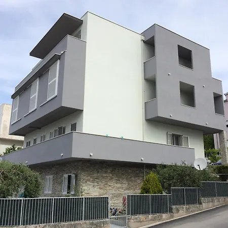 Sara Apartment Podstrana